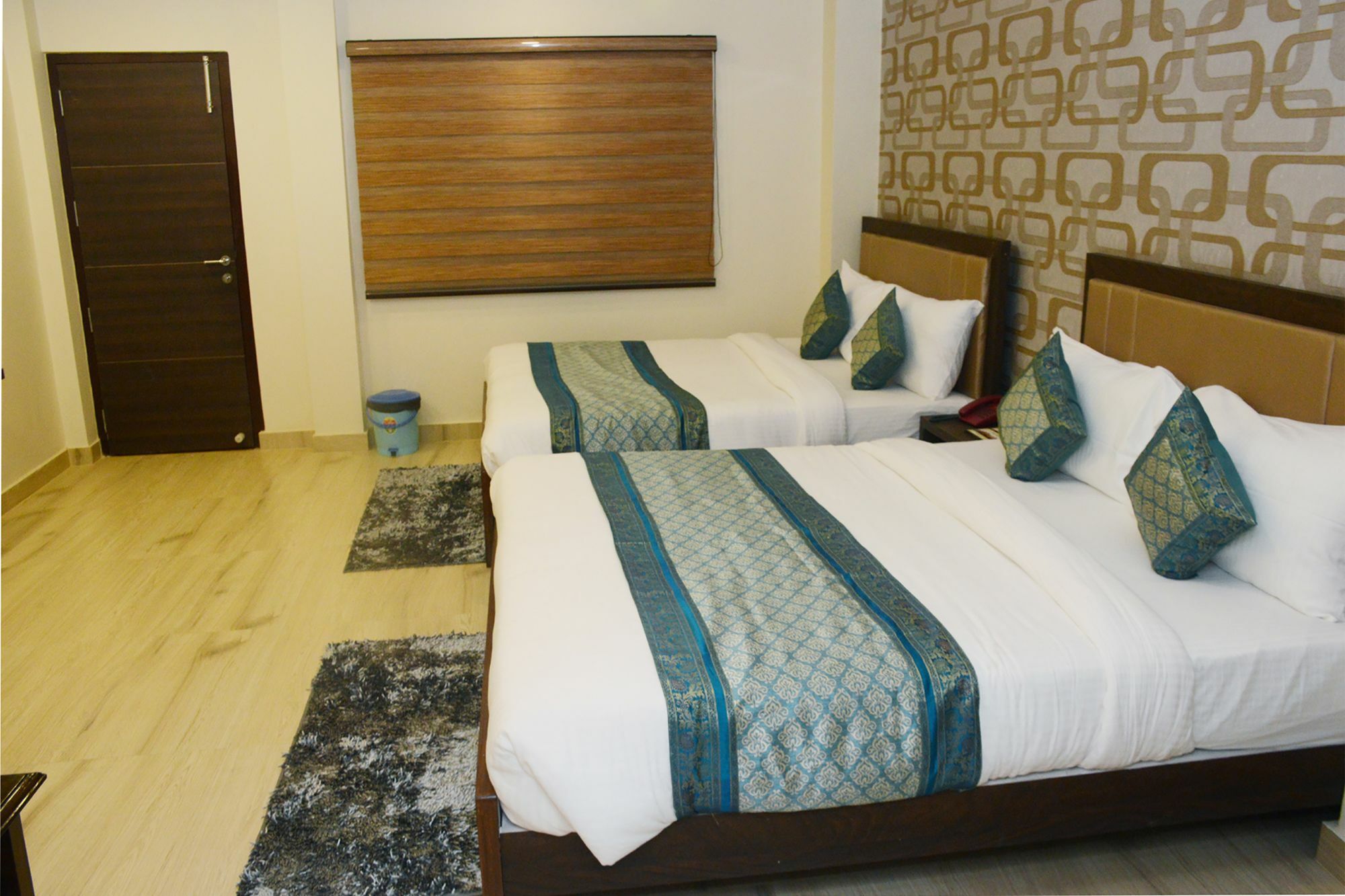 Oyo 10338 Hotel Aadesh Palace Varanasi Exterior foto